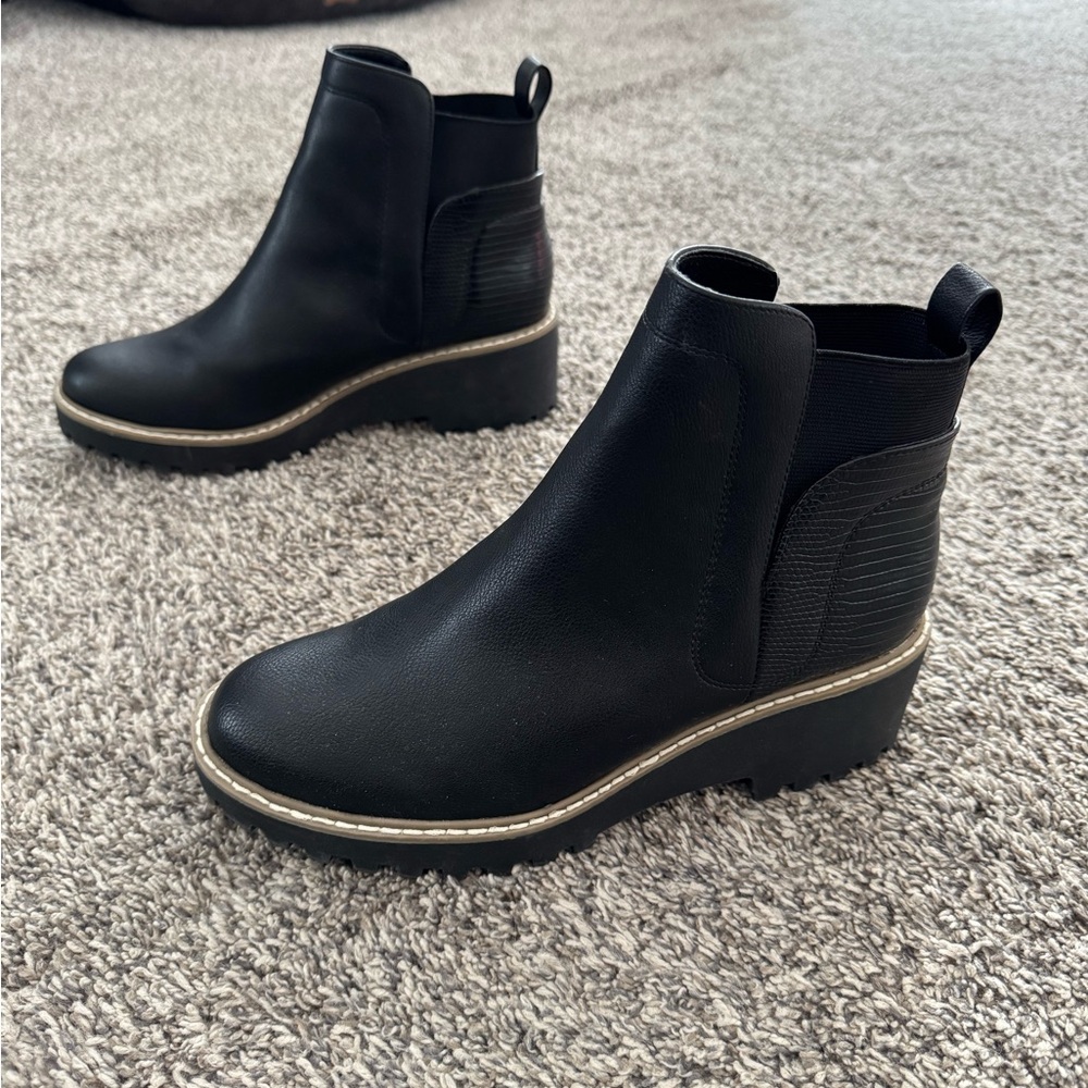 DV Dolce Vita Women's Rielle Ankle Boot